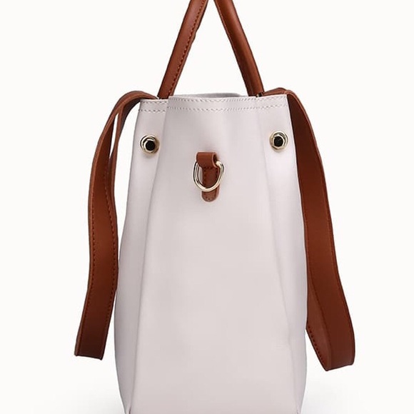 Hand bag with a set of 4Pcs - Picture 3 of 3